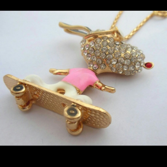 CRYSTAL SNOOPY DOG NECKLACE - Picture 3 of 3